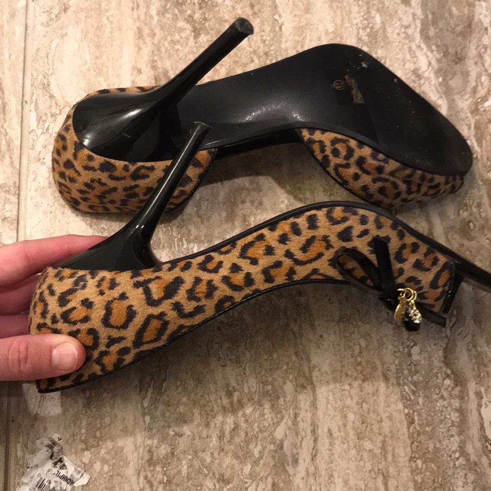 Sexy size 7.5 leopard heels - Picture 8 of 8